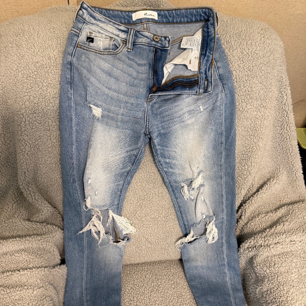 Kancan Size 1/24 distressed jeans